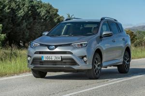 2017 Toyota RAV4 Hybrid Feel!